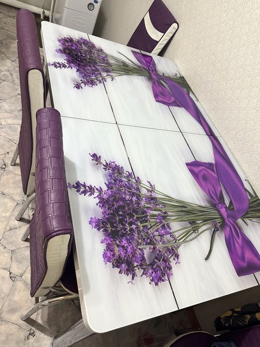 Продам стол состульями