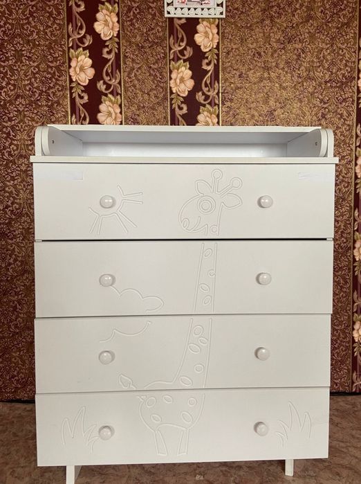 Продам детский кровать и комод