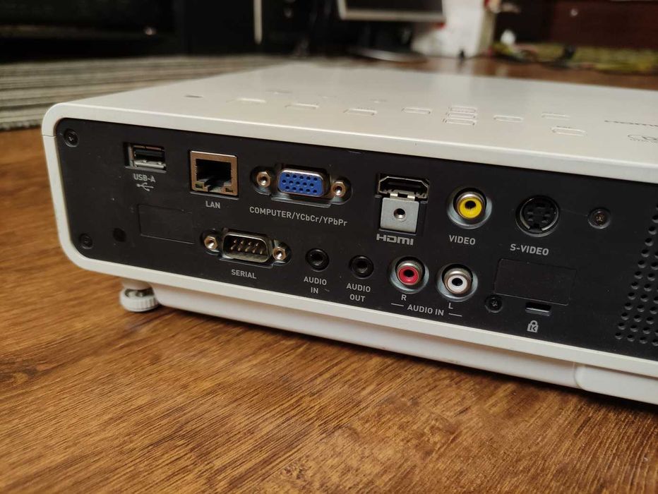 Casio XJ-M250 DLP проектор, HDMI вход, WXGA 1280 x 800 native