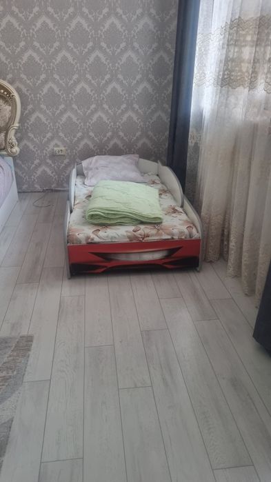 Продам кровать маквин