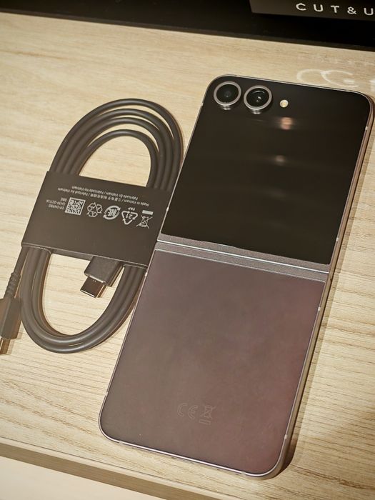 Samsung Galaxy Z Flip 6