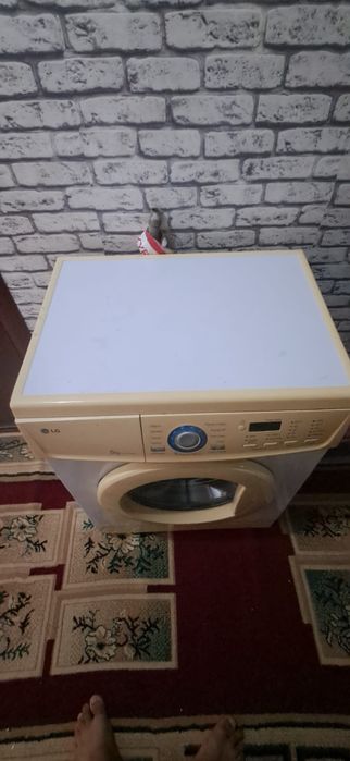 Продам стиральную машину LG
