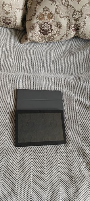 Планшет в отличном состоянии 64 гб