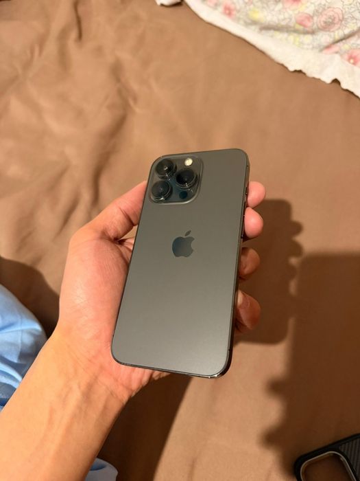 iPhone 13 pro 128 80% аккум