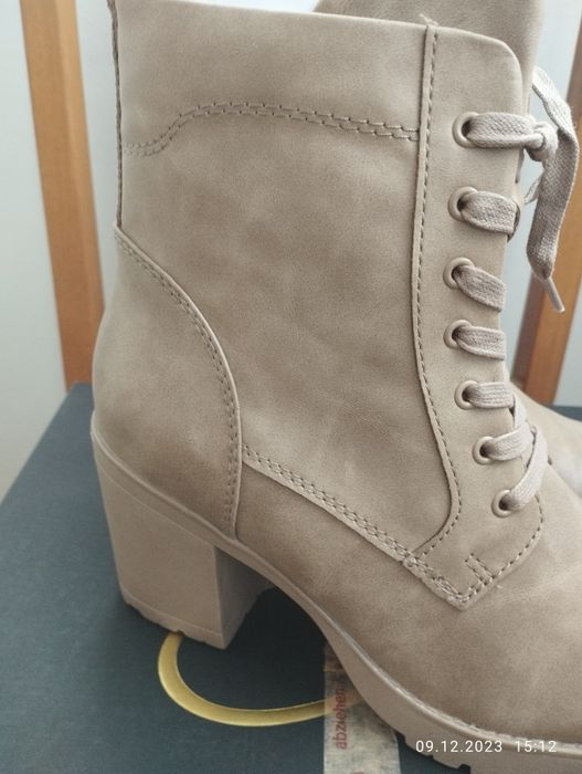 чисто нови дамски боти