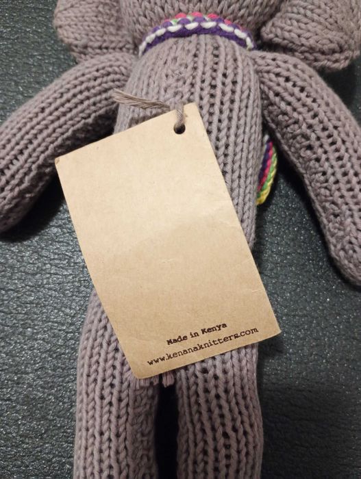 Ръчно плетена играчка слонче