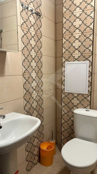 Дава се под наем Тристаен апартамент в Пловдив, Кючук Париж - 100 кв.м за 448.8 € - Снимка #9