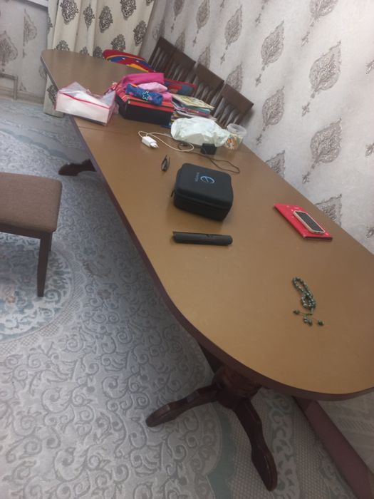 Стол, стуля 14 для гостинной