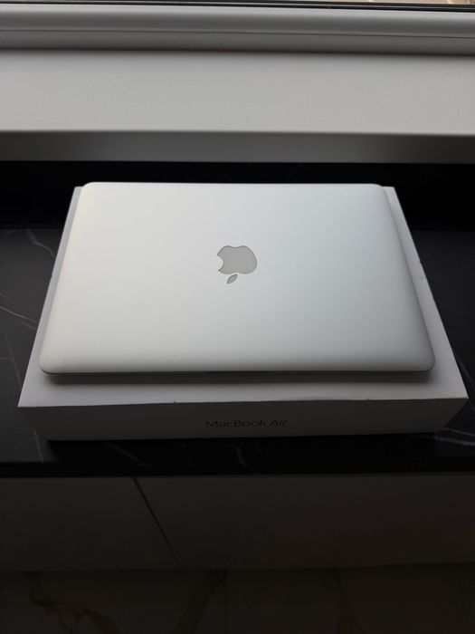 Apple MacBook Air 2017 Full Box