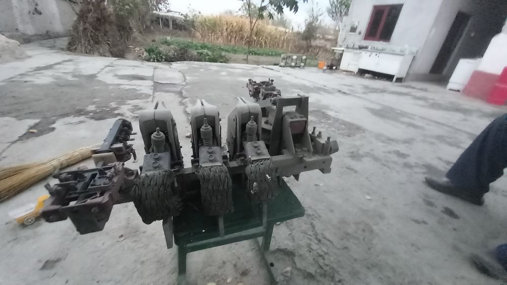 Kantaktir  .1000.A.sotiladi.