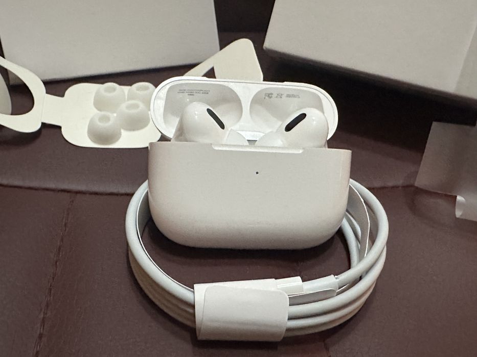 Неупотребявани безжични слушалки AirPods Pro 2-GEN второ поколение