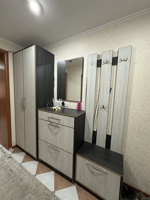 Шкаф, прихожка.