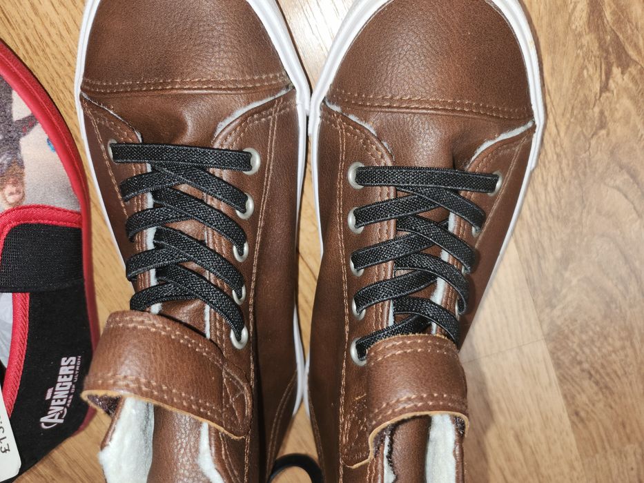 Нови кецове h&m, пантофи с хълк, стоножки adidas и маратонки nike