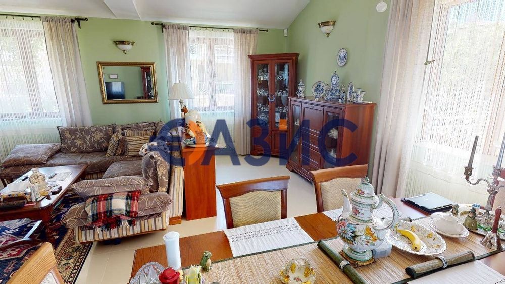 Къща с 4 спални 264 кв.м., в село. Кошарица, България, 385 000 евро