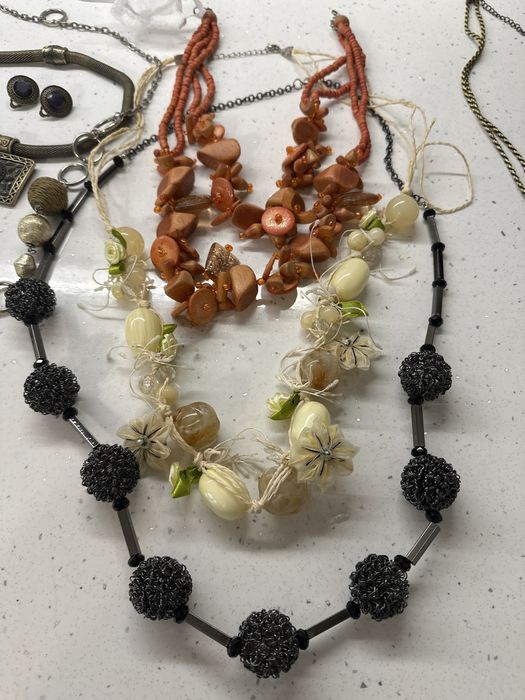 Колие, Гривна, обеци