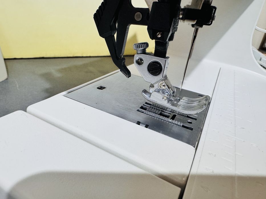 Masina de cusut Pfaff strech jeans 6120 semi industriala cu IDT