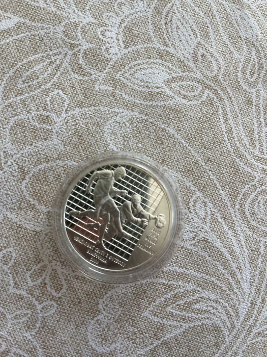 Продам украинскую монету 10 гривен