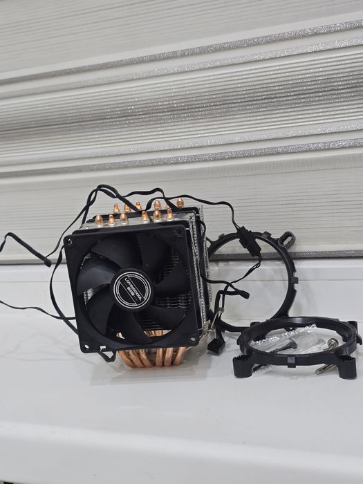 Продам кулер подходит под большинство сокетов