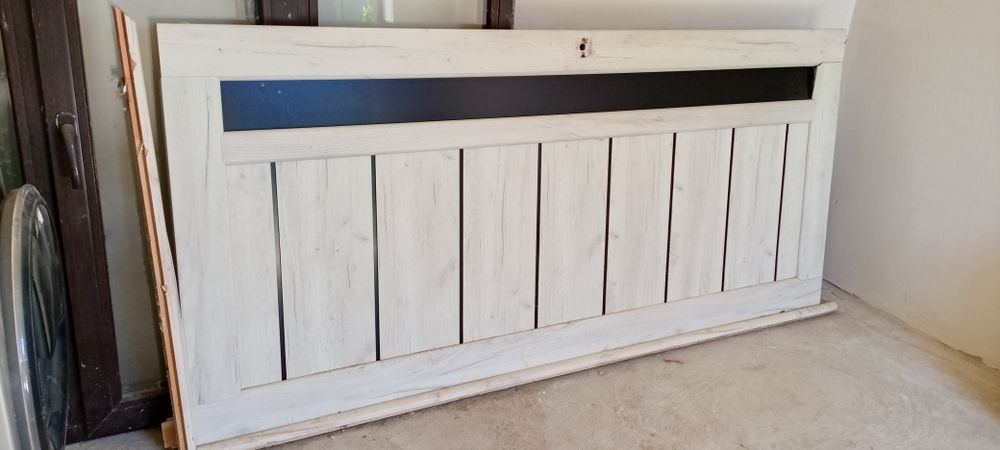 дверь продаётся тяжёлая крепкая