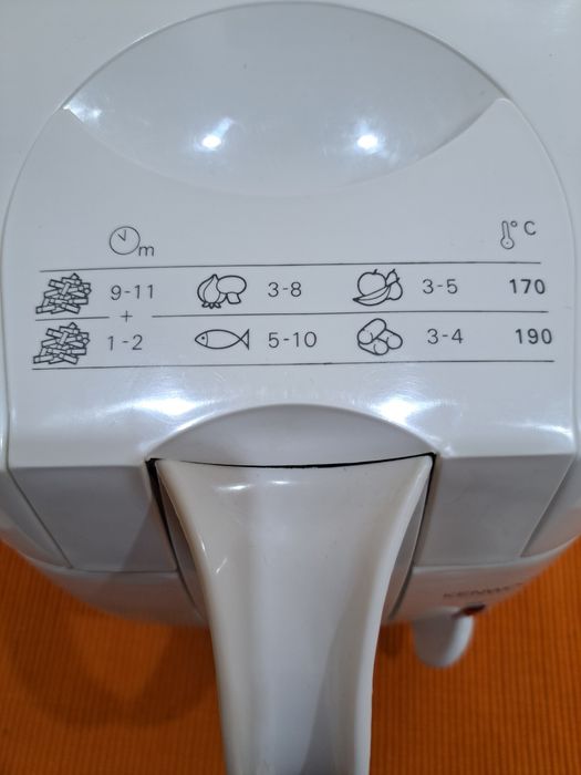 Friteuza compacta Kenwood DF150
