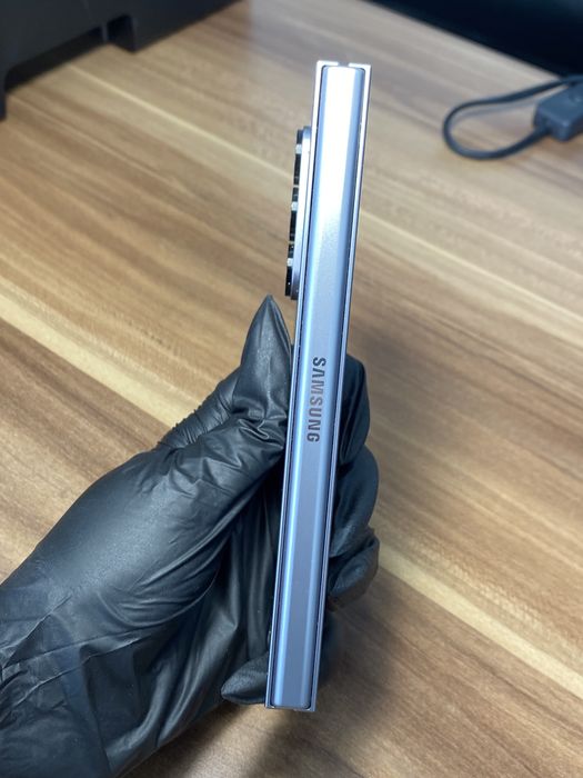 Samsung Galaxy Z Fold6 • 256 GB • Silver