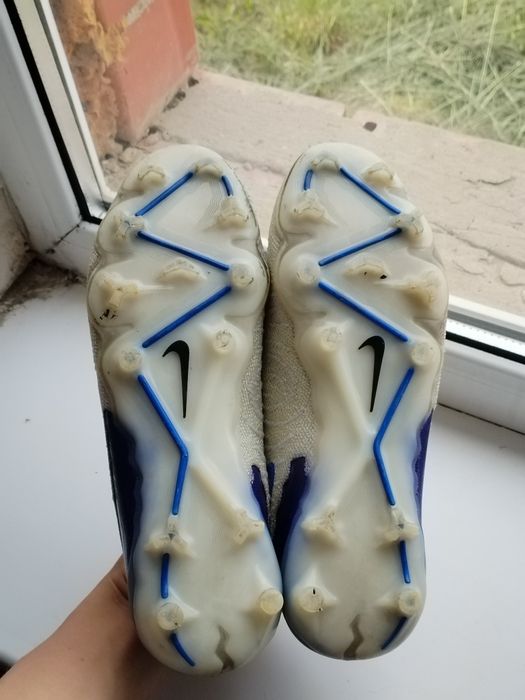 Продам бутсы nike phantom