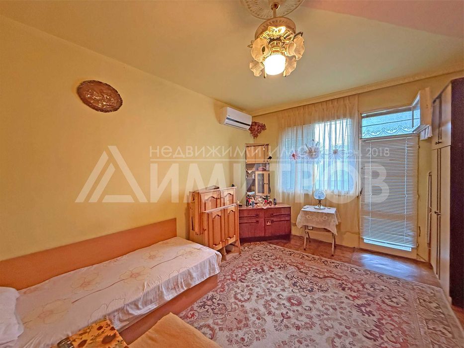 Продава апартамент тип гарсониера 42 кв.м. в гр. Нови пазар, кв. Възраждане