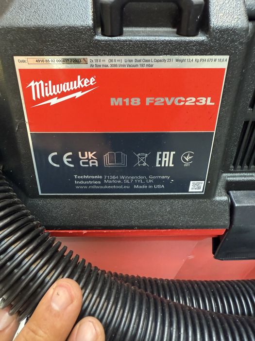 Акумулаторна прахосмукачка MILWAUKEE M18 F2VC23L-0