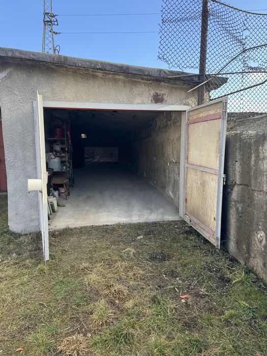 Vand garaj  /inchiriez