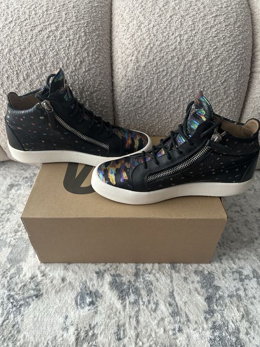 Giuseppe Zanotti Kriss