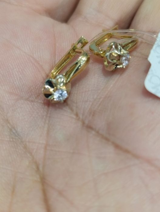 Золотые серьги, вставка фианит, проба 585, вес 2,88 гр цена  г