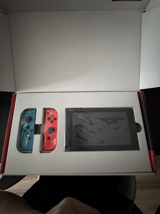 Nintendo switch ,mario kart deluxe+online