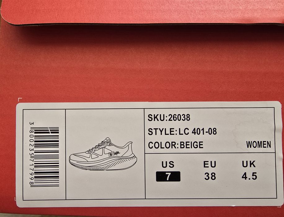 Продавам дамски маратонки  "Lee Cooper" размер 38