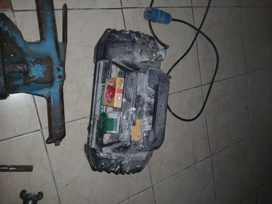 Vând ce se vede în poze