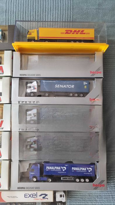 Se vinde machete Camion Herpa si AMW