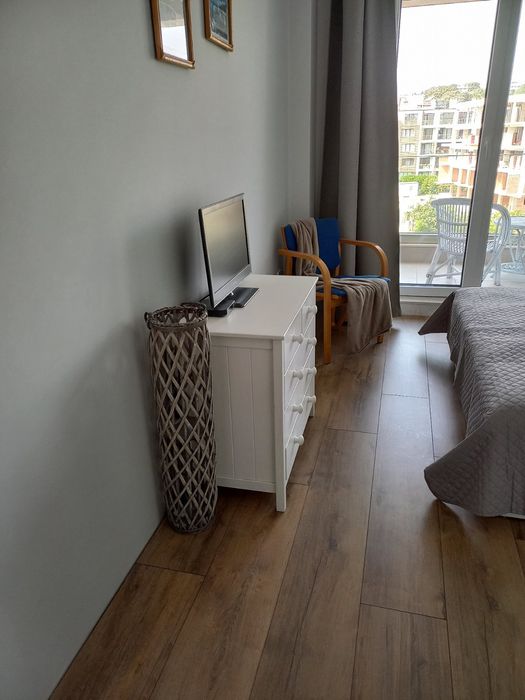 Дава се под наем Двустаен апартамент в к.к. Св.Св. Константин и Елена - 59 кв.м за 663 € - Снимка #4