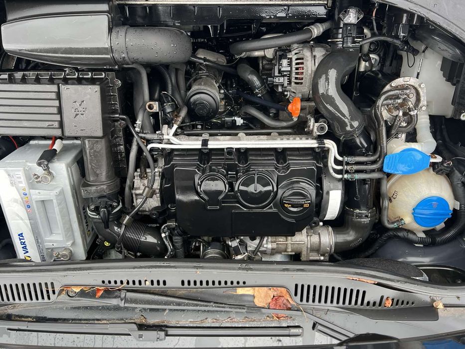 Vw toyran 2009 г 1.9 105 ks код на мотора BLS Фарове ксенон