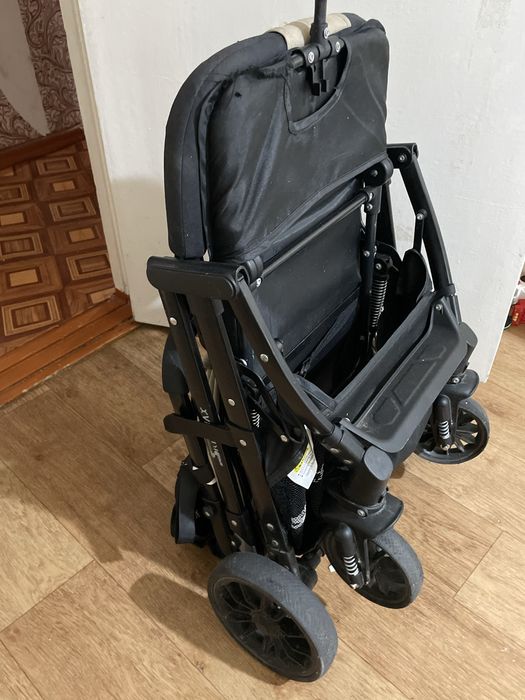 Коляска прогулочная, легкая  б/у