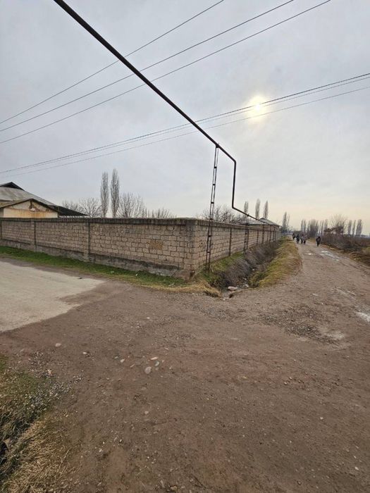 Прадоется участок 9 соток 1 соток по 10000$. Юкори Ч Р. Кирсадак мах