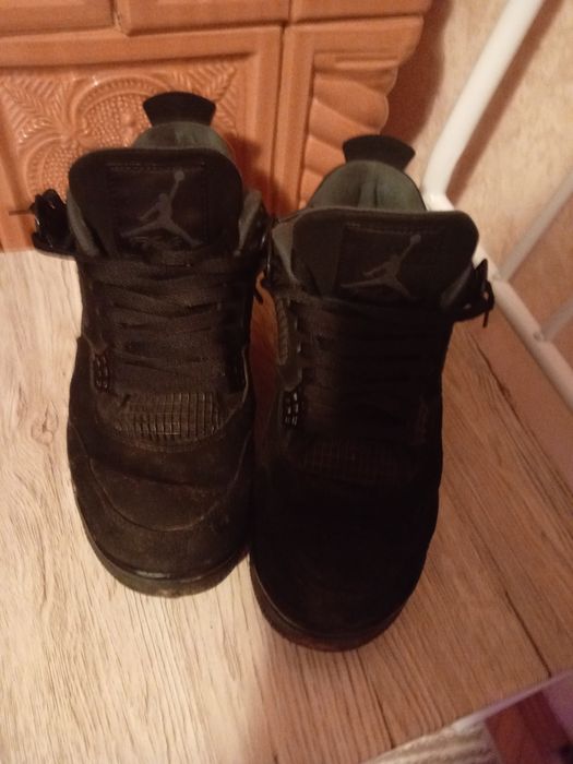 J4 black cats vând urgent