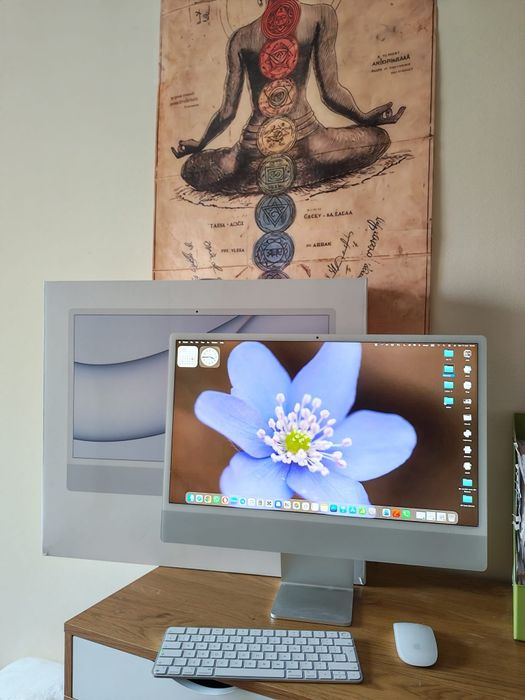 iMac 24 inchi, procesor Apple M1 2021, folosit  mai puțin de 6 luni