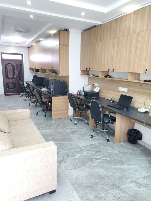 Продаётся  офис метро Мирзо Улугбек