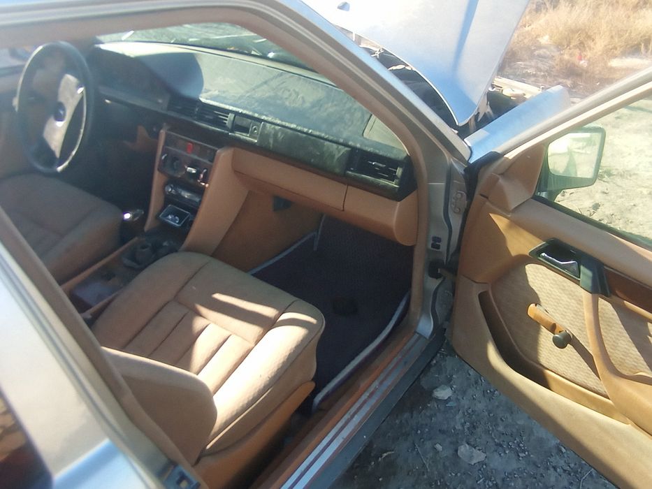 Машина Мерседес бенс