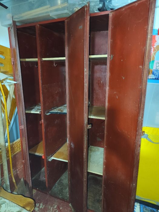 Vestiar metalic in 3 usi