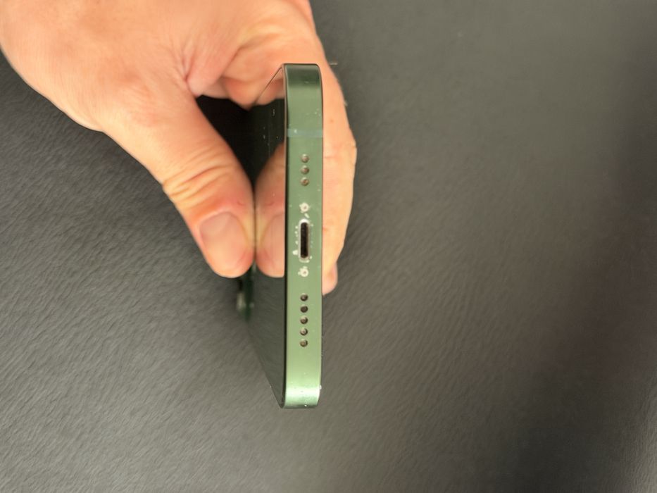 Vand iphone 13 green , 128gb