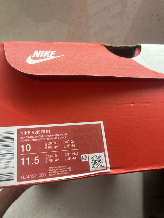 Nike v2k обувки.