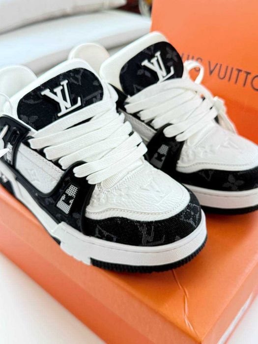 Дамски маратонки LV, размер 39