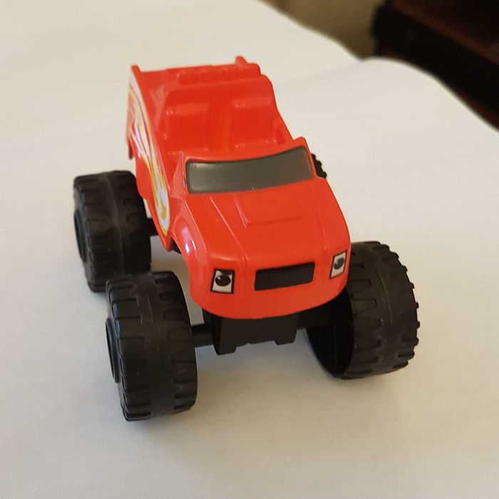 Конструктор-липучка + машинка Вспыш