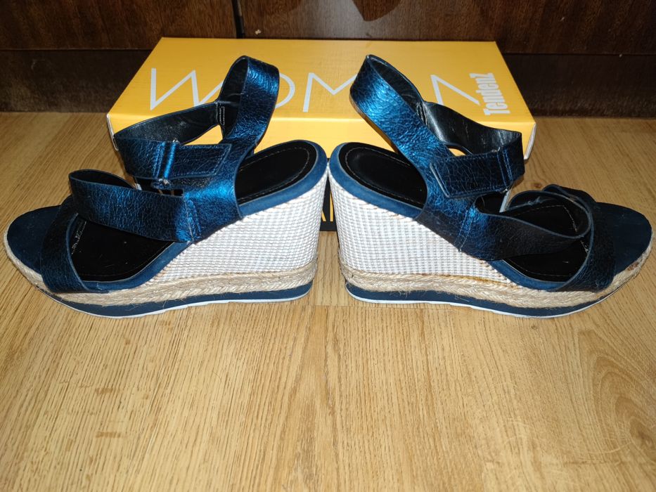 Летни обувки на платформа