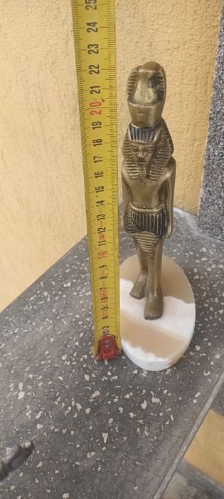 Statuie din Bronz pe soclu din marmură